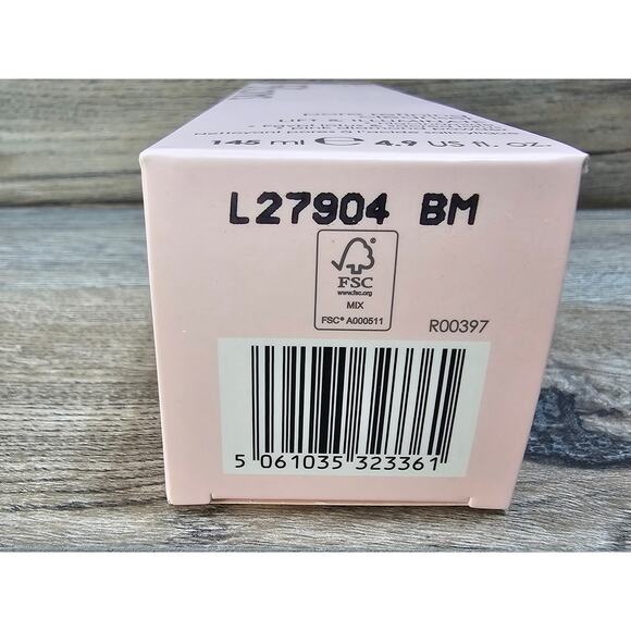 Rodial Salicylic Acid Pore Refining Cleanser 4.9oz - Picture 4 of 4